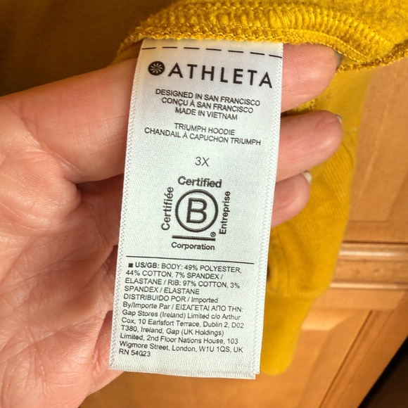 Athleta Plus Size Triumph Hoodie! - Picture 2 of 5